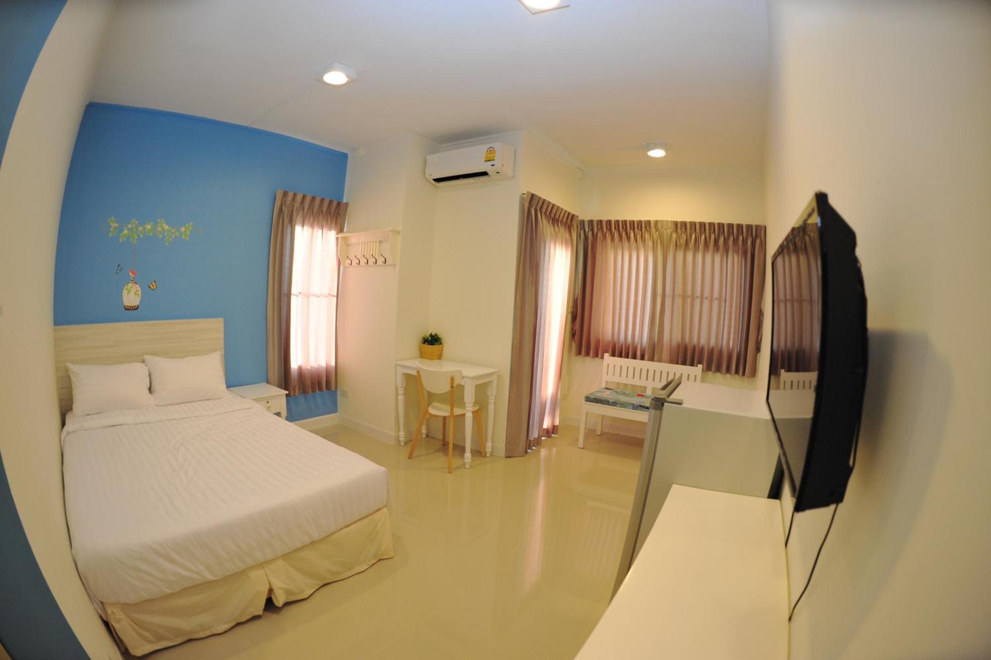 The Garden Living Hotel Bangkok Exterior photo