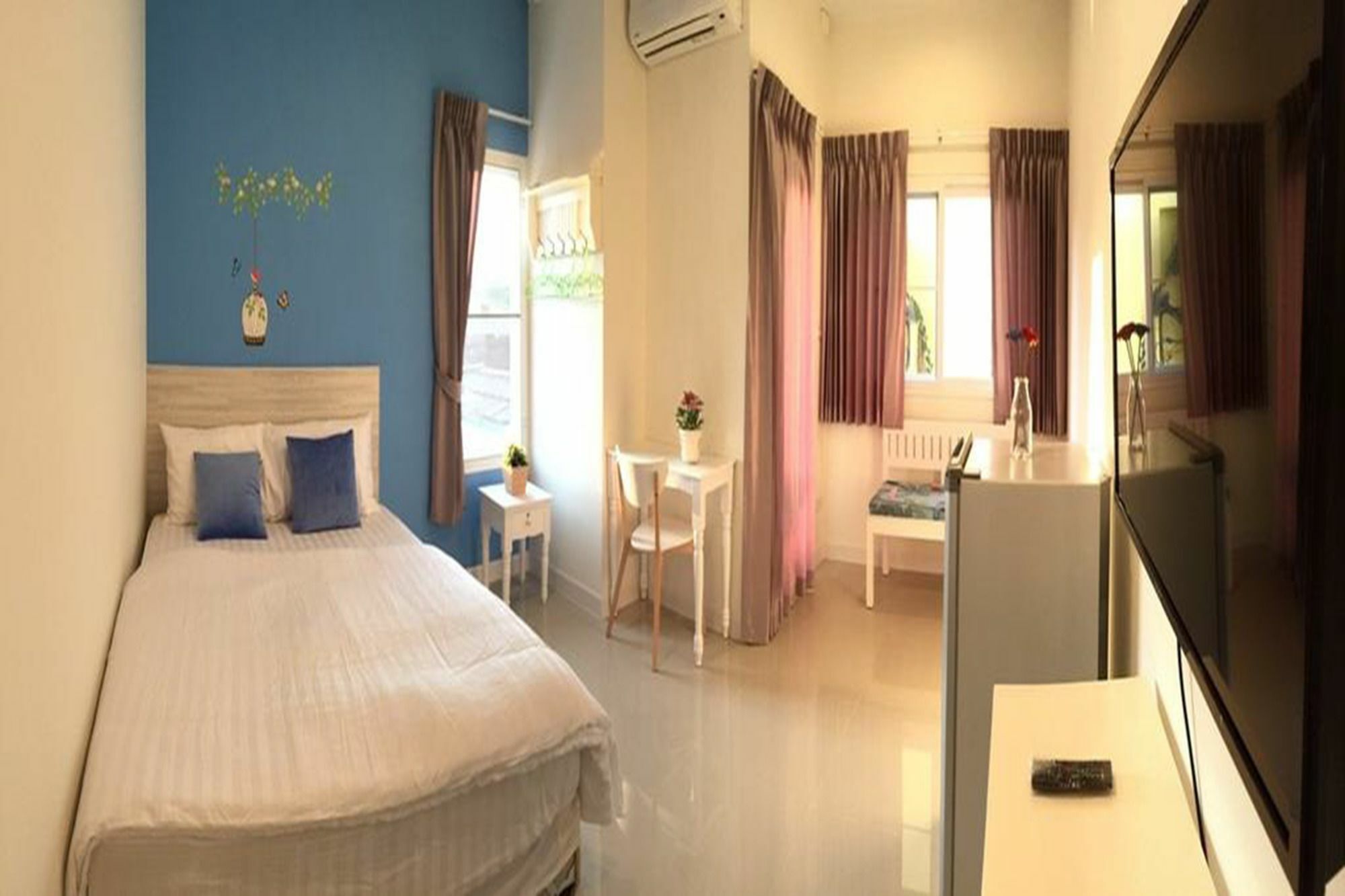 The Garden Living Hotel Bangkok Exterior photo