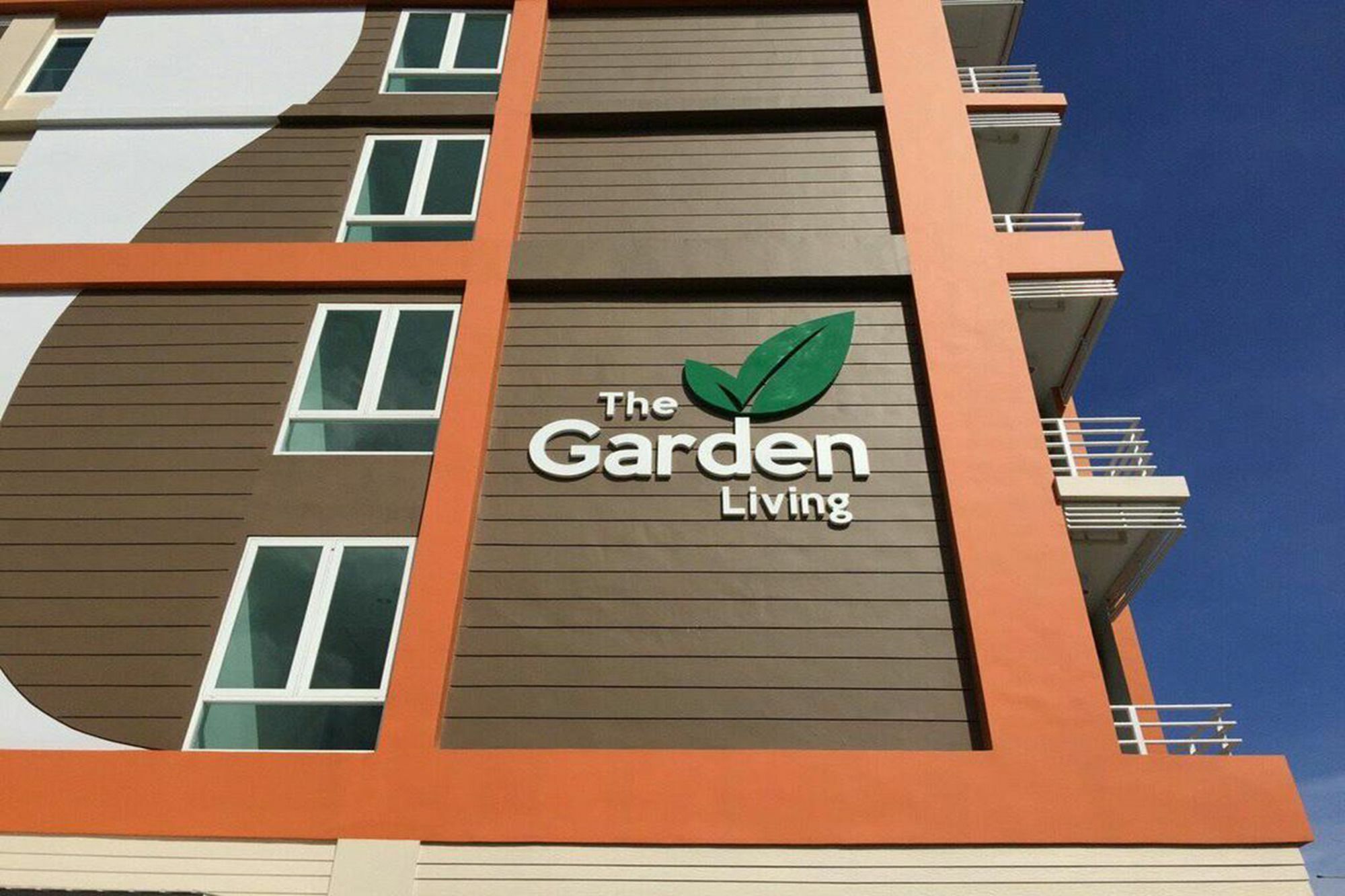 The Garden Living Hotel Bangkok Exterior photo