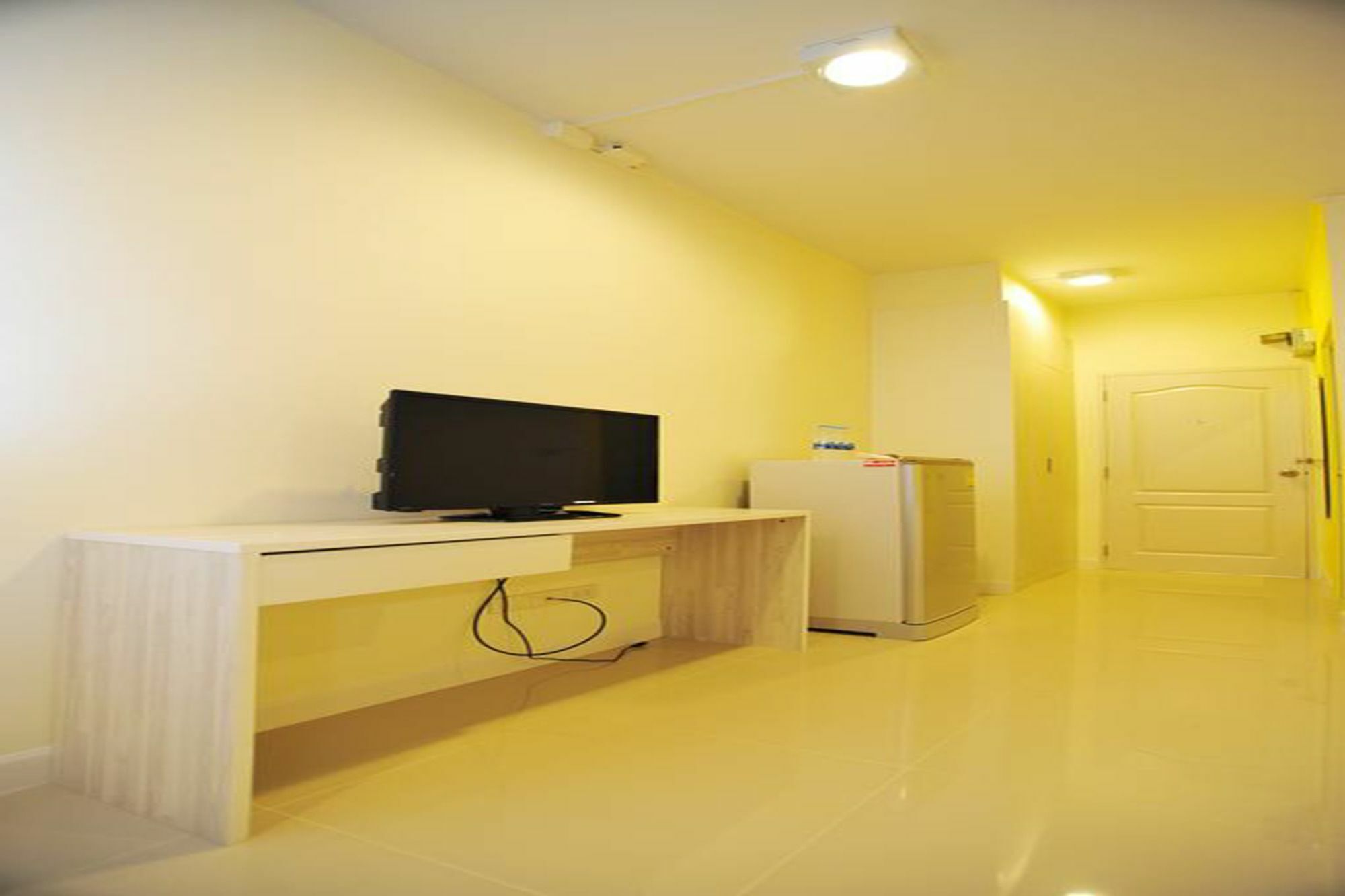 The Garden Living Hotel Bangkok Exterior photo